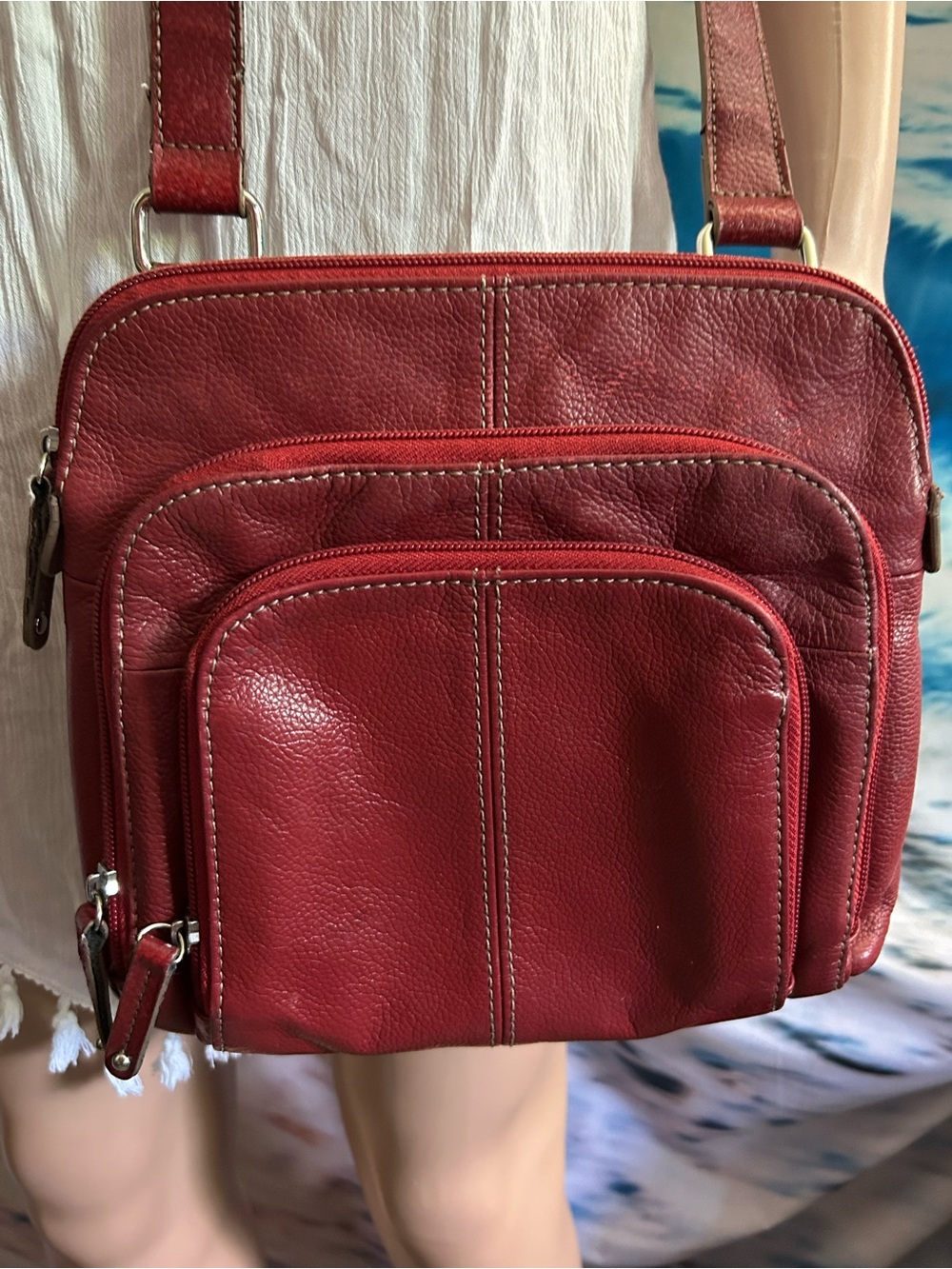 Tingnanello Vintage Women’s Multi Pocket Leather Crossbody Bag in Deep Red